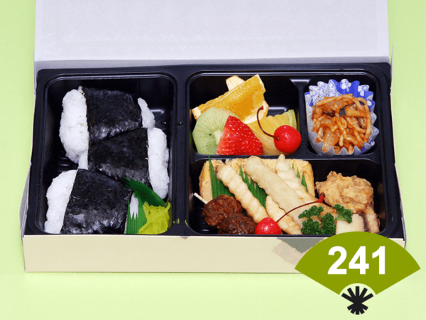 241 お子様弁当　972円（税込）